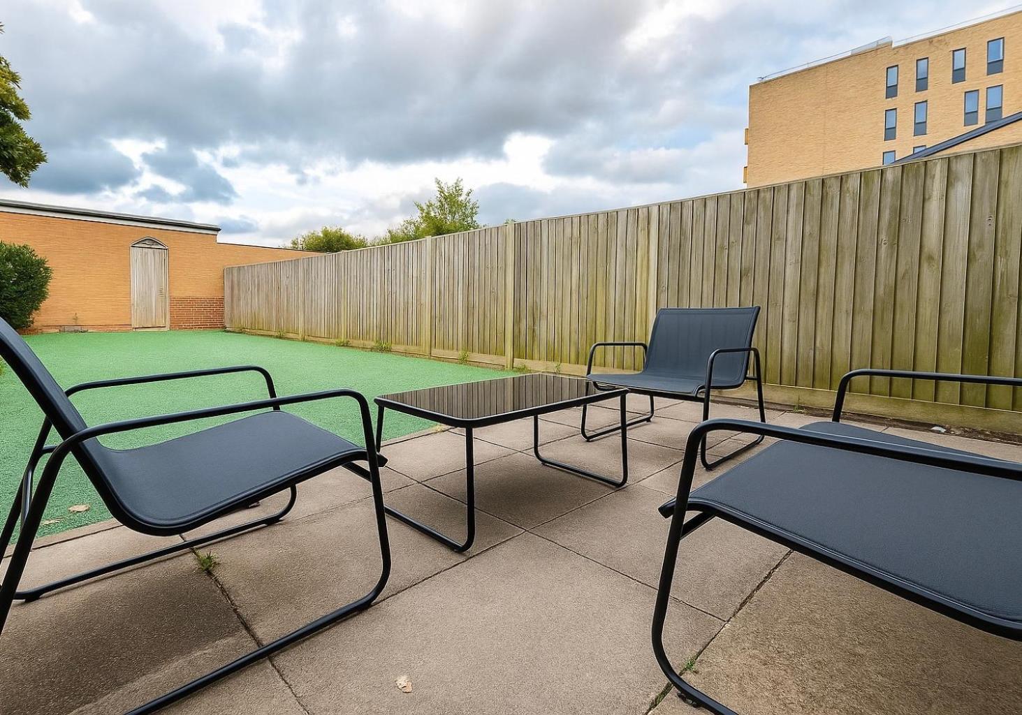 Gem - 2 Bed House, 6 Mins From Liverpool Street, Shops & Restaurants Ferienhaus London