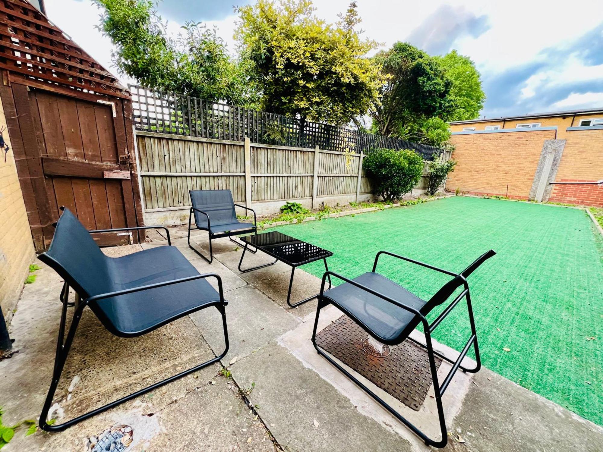 Gem - 2 Bed House, 6 Mins From Liverpool Street, Shops & Restaurants Ferienhaus